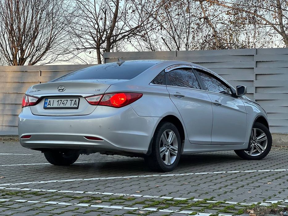 Hyundai Sonata YF