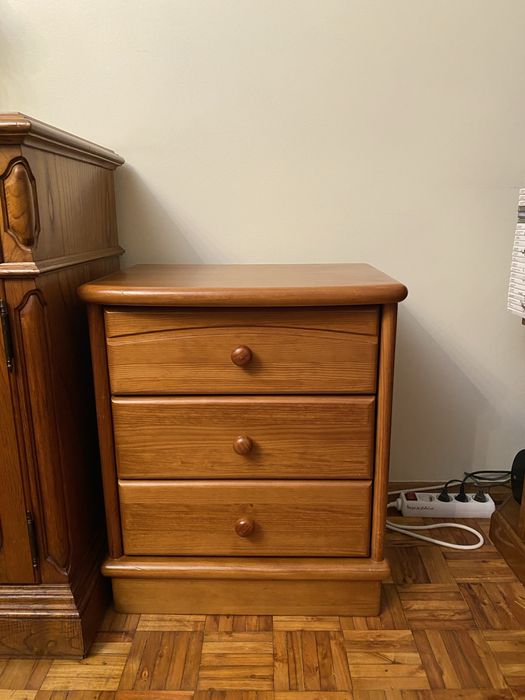 Mesinha de cabeceira