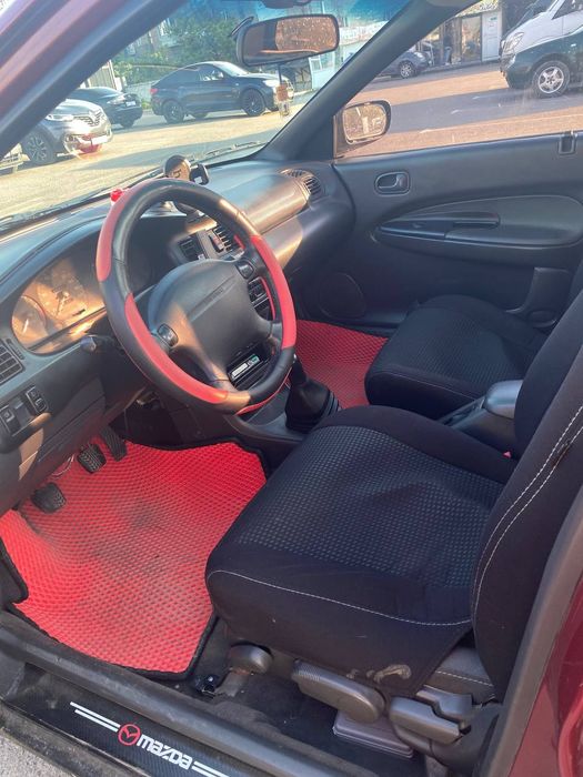 Мазда 323 , 1996р