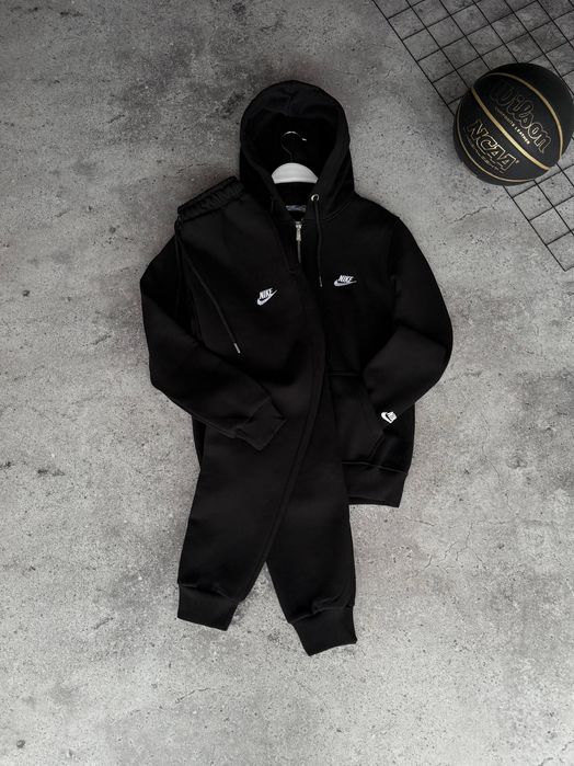 Спортивний костюм Nike на флісі