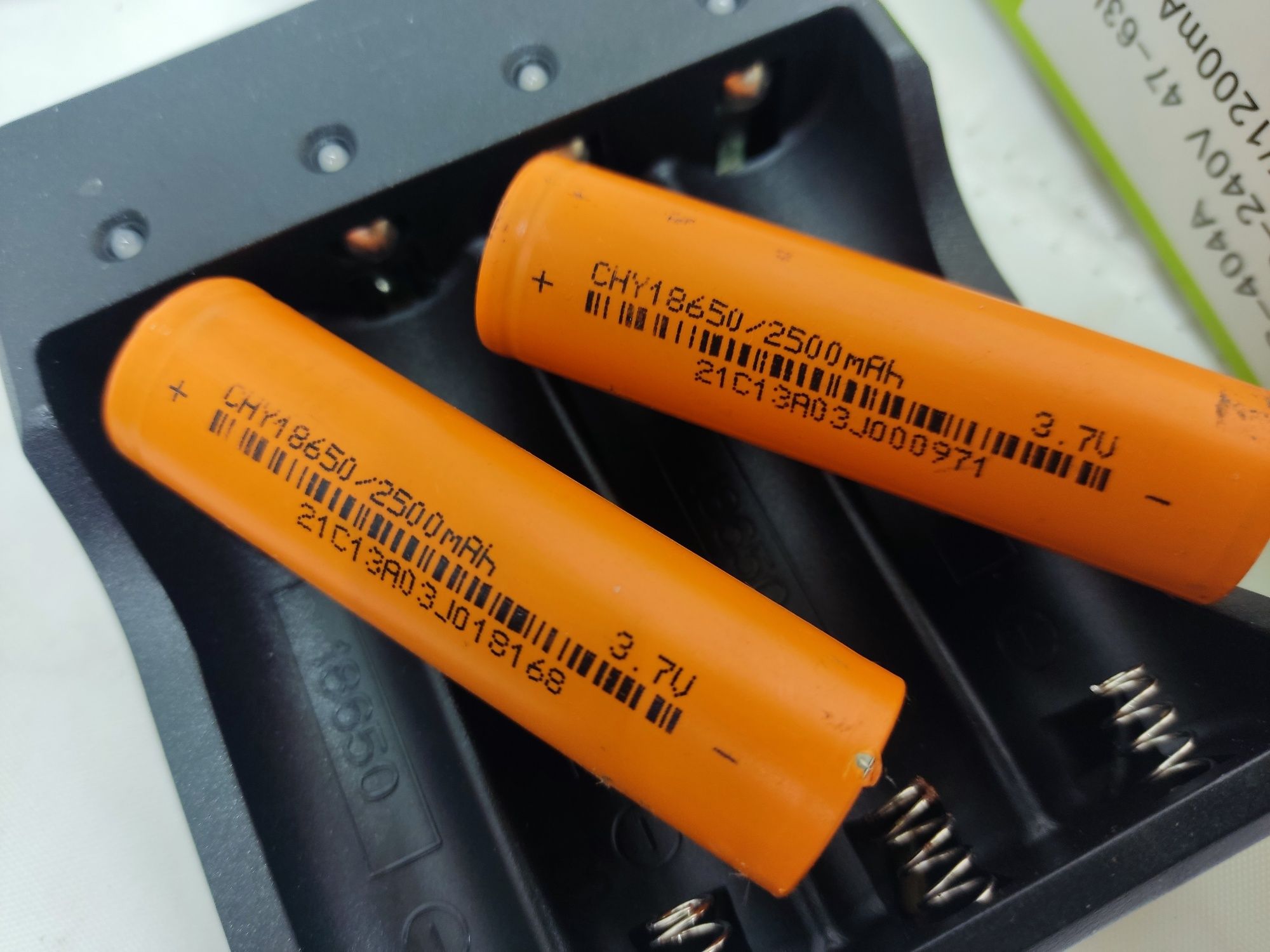 Ładowarka Ogniw 18650 AkumulatOR Li Ion 3,7v 4,2v + 2 X OGNIWO 2500mAh