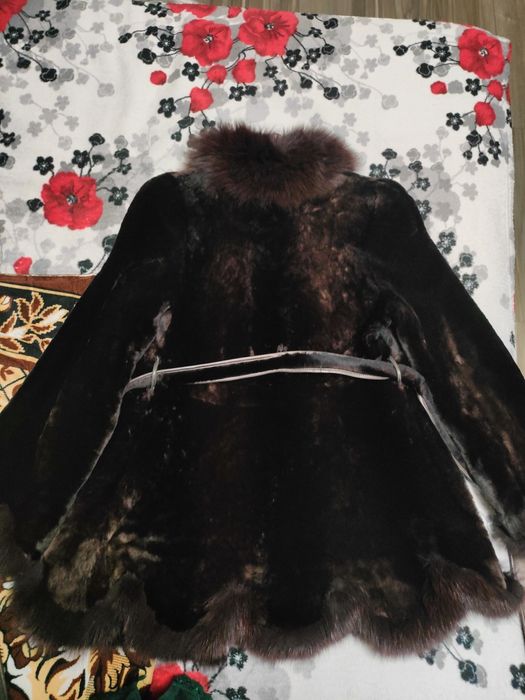 Шуба натуральная из мутона и песца
