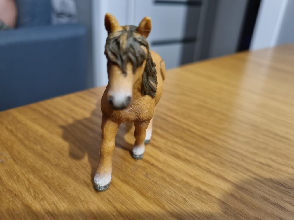 Kucyk schleich figurka