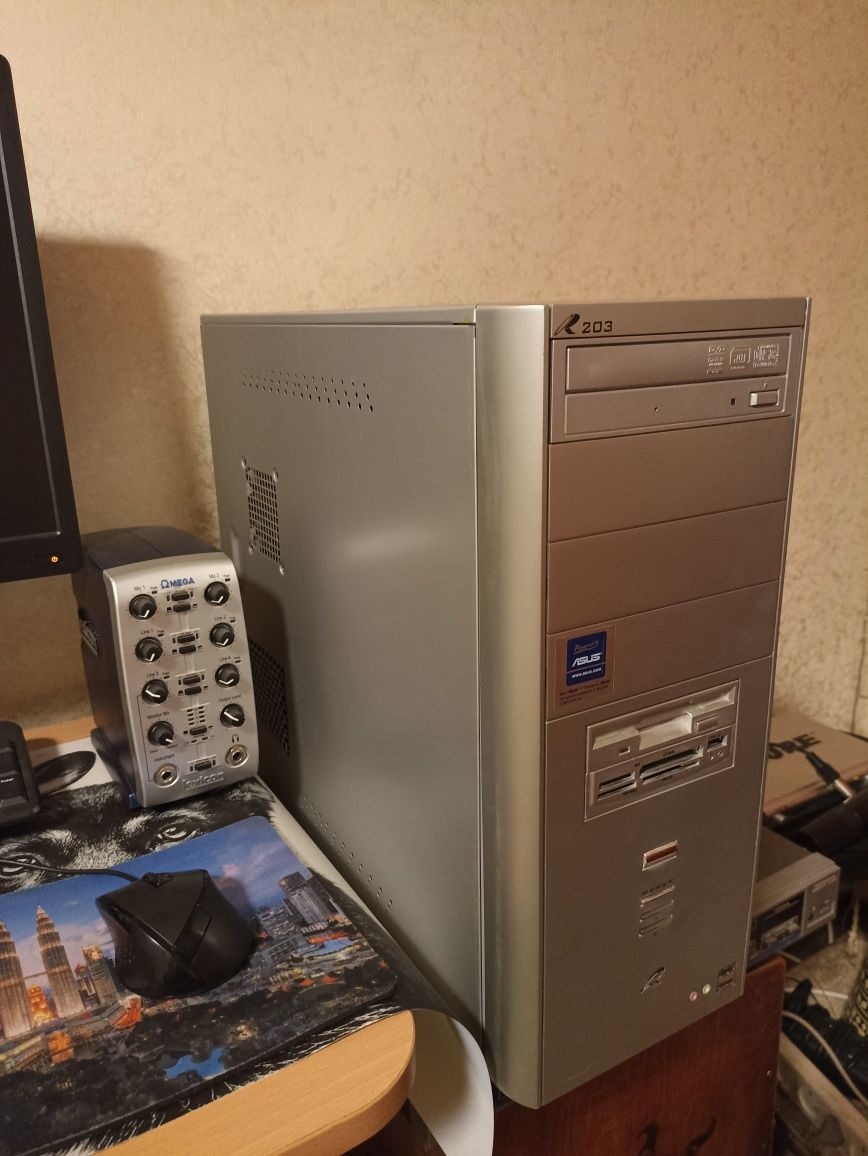 Компьютер для работы, учёбы, игр. Xeon5450, 8Gb, Asus P5Q, GT430, Wi-F