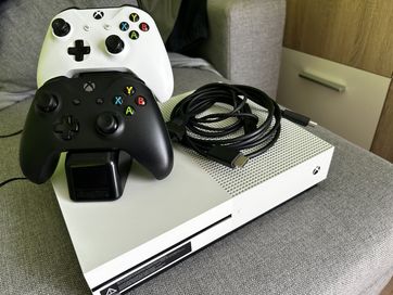Xbox One S 500GB z 2 kontrolerami