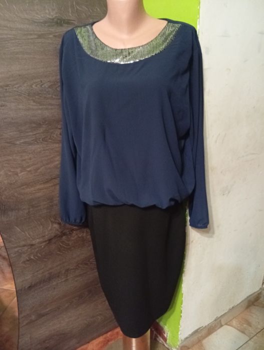 Sukienka  z długim rękawem