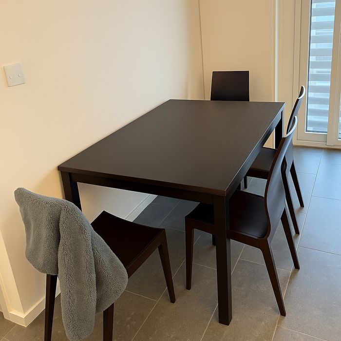 Stół z krzesłami rozkladany