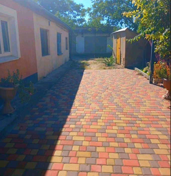 Здаю 2к.к.  БУДИНОК з місцем під авто СОЛЯНІ,Центральний рн Соляные