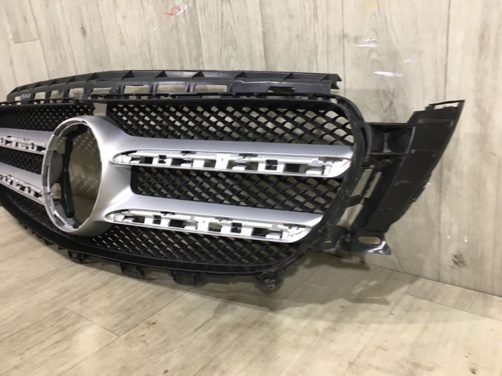 Решетка радиатора Гриль Mercedes E W213 / 2016-2020 г. / A2138880223