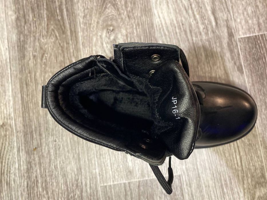 Демисезонные женские ботинки