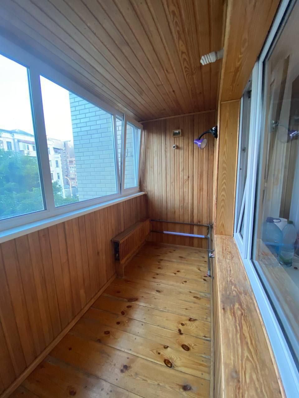 Продам 3-кімнатну кватиру в центрі, вулиця лабараторна 14 AM