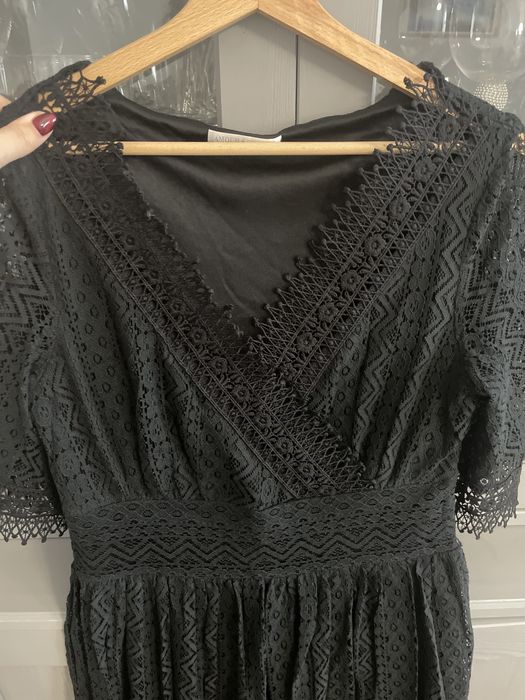 Czarna damska długa sukienka koronkowa elegancka rękawek