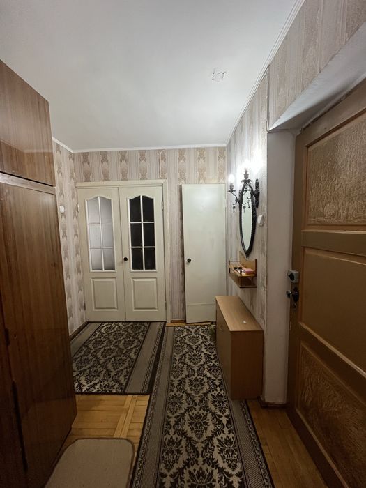 Здам в оренду 3 кімнатну квартиру в районі Політону