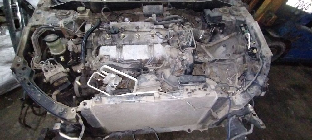 Продам мотор на Тойоту Авенсис на запчасти