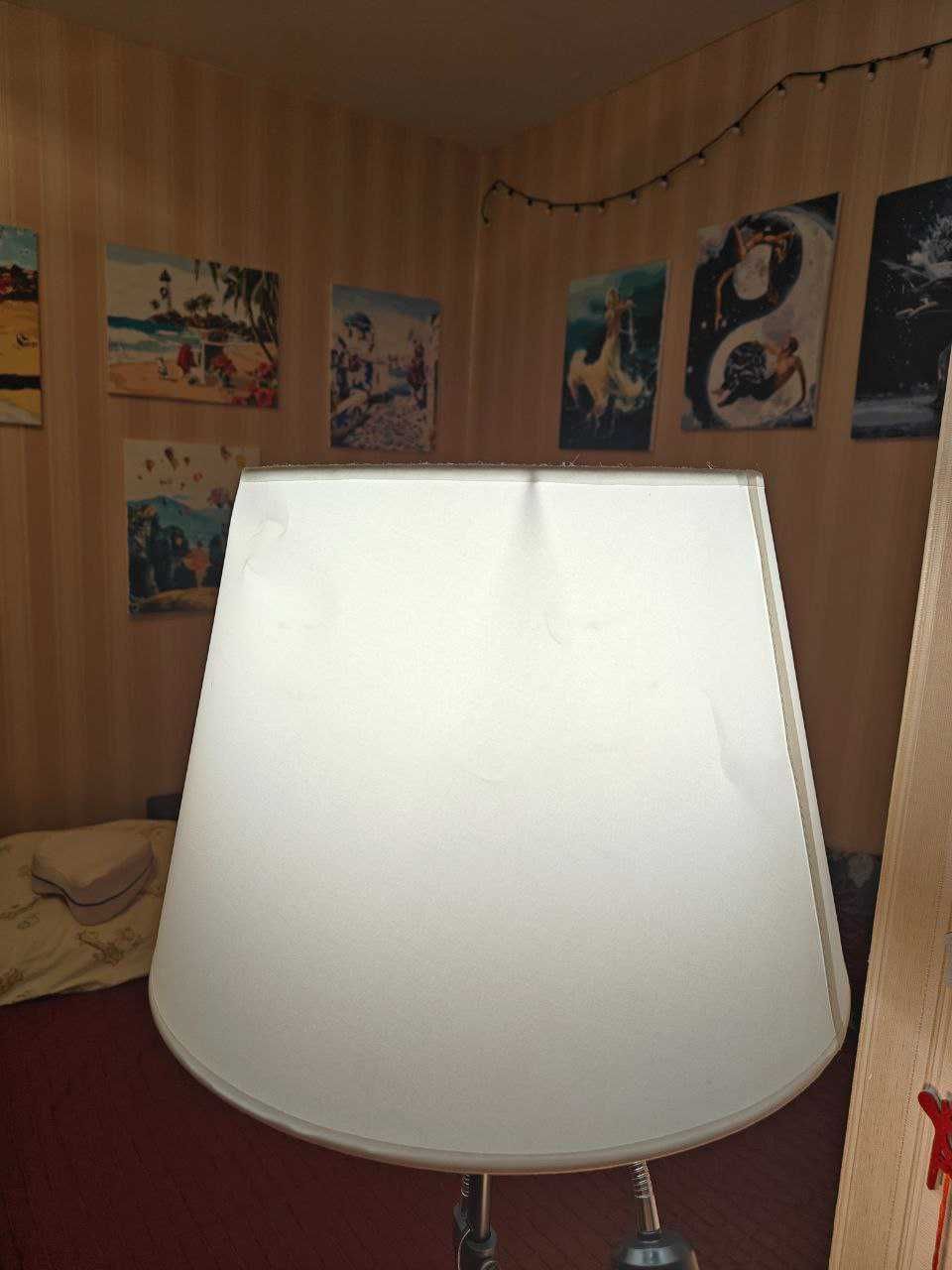 Продам напольный торшер с абажуром