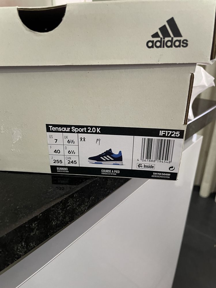 Sapatilhas adidas tamanho 37