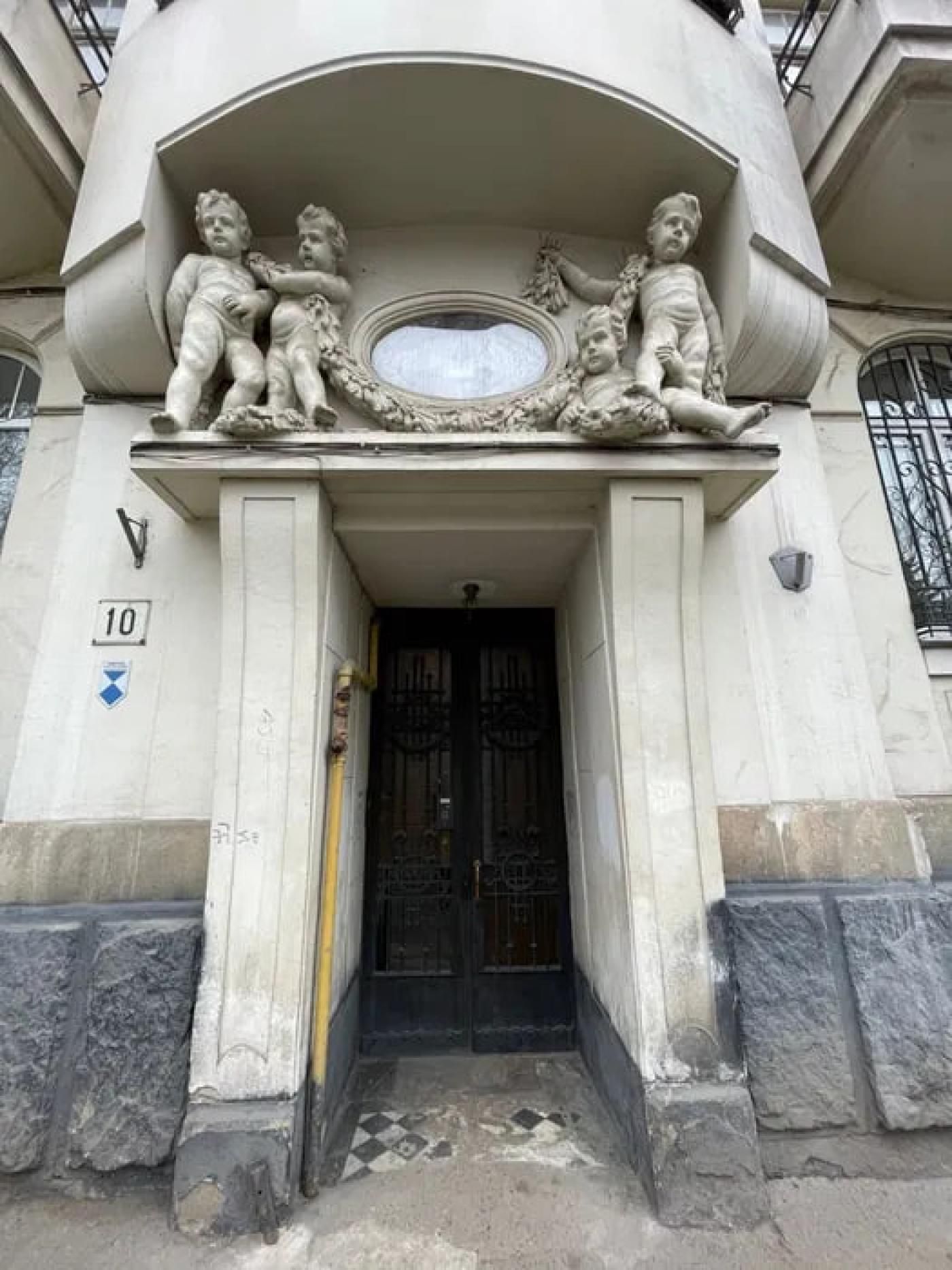 Продам квартиру Львів + підвал (Конопницької 10)