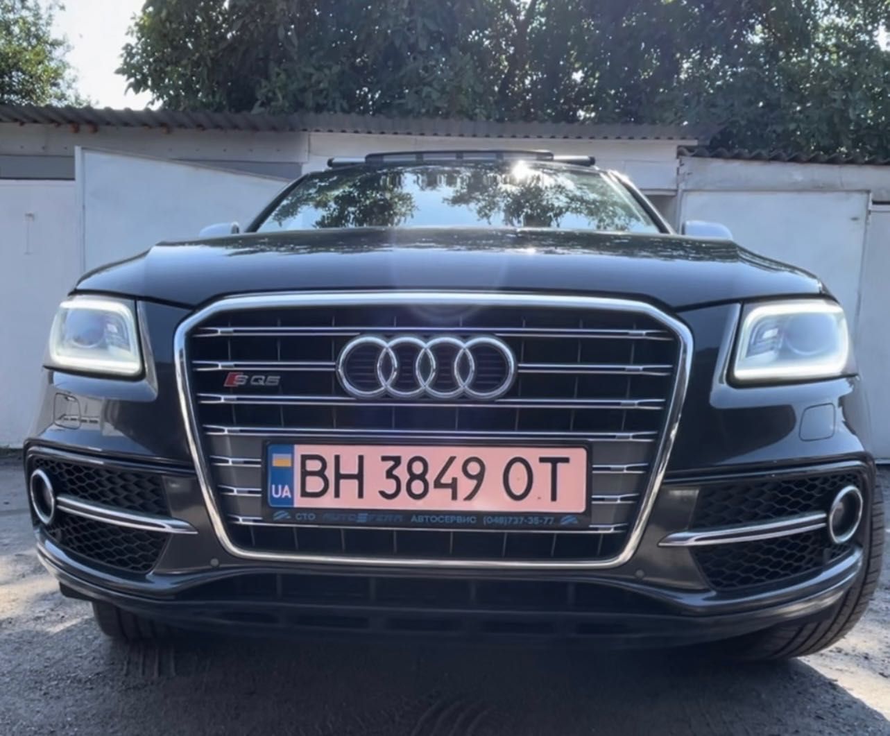 Продам машину Audi SQ5