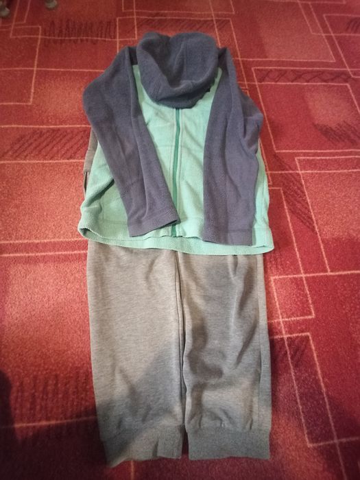 Продаю лотом штани і кофту