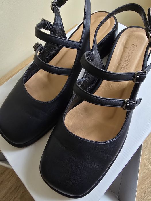 Туфлі шкіряні з відкритою пяткою на каблучку