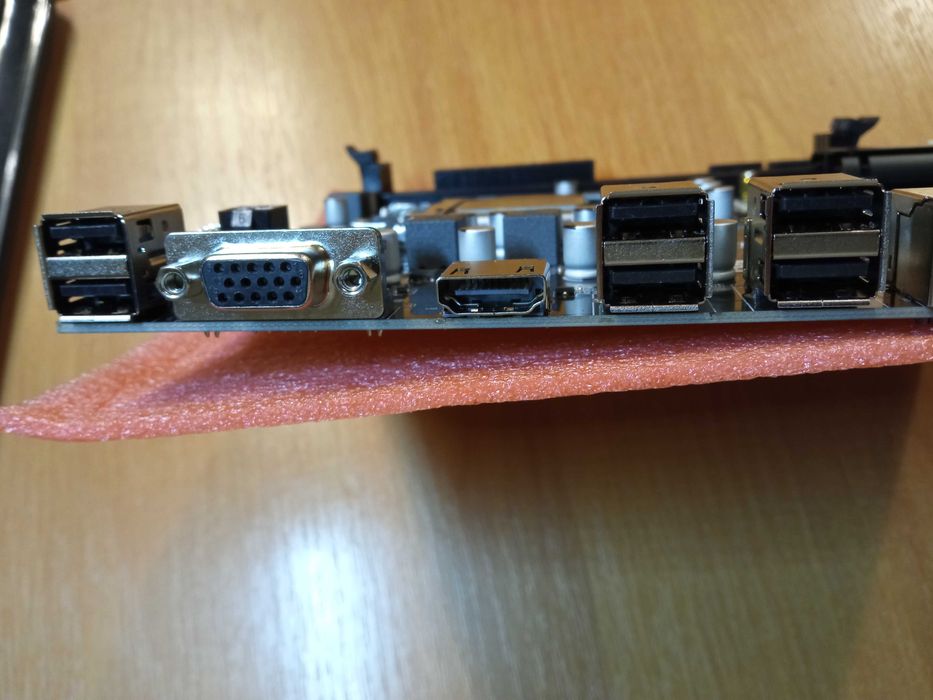 материнская плата H61M, 2x 8gb ddr3, проц I5-2500