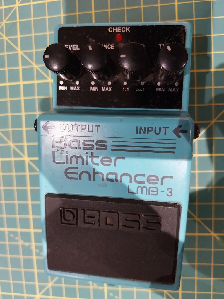 Boss Limiter enhancer (compressor)