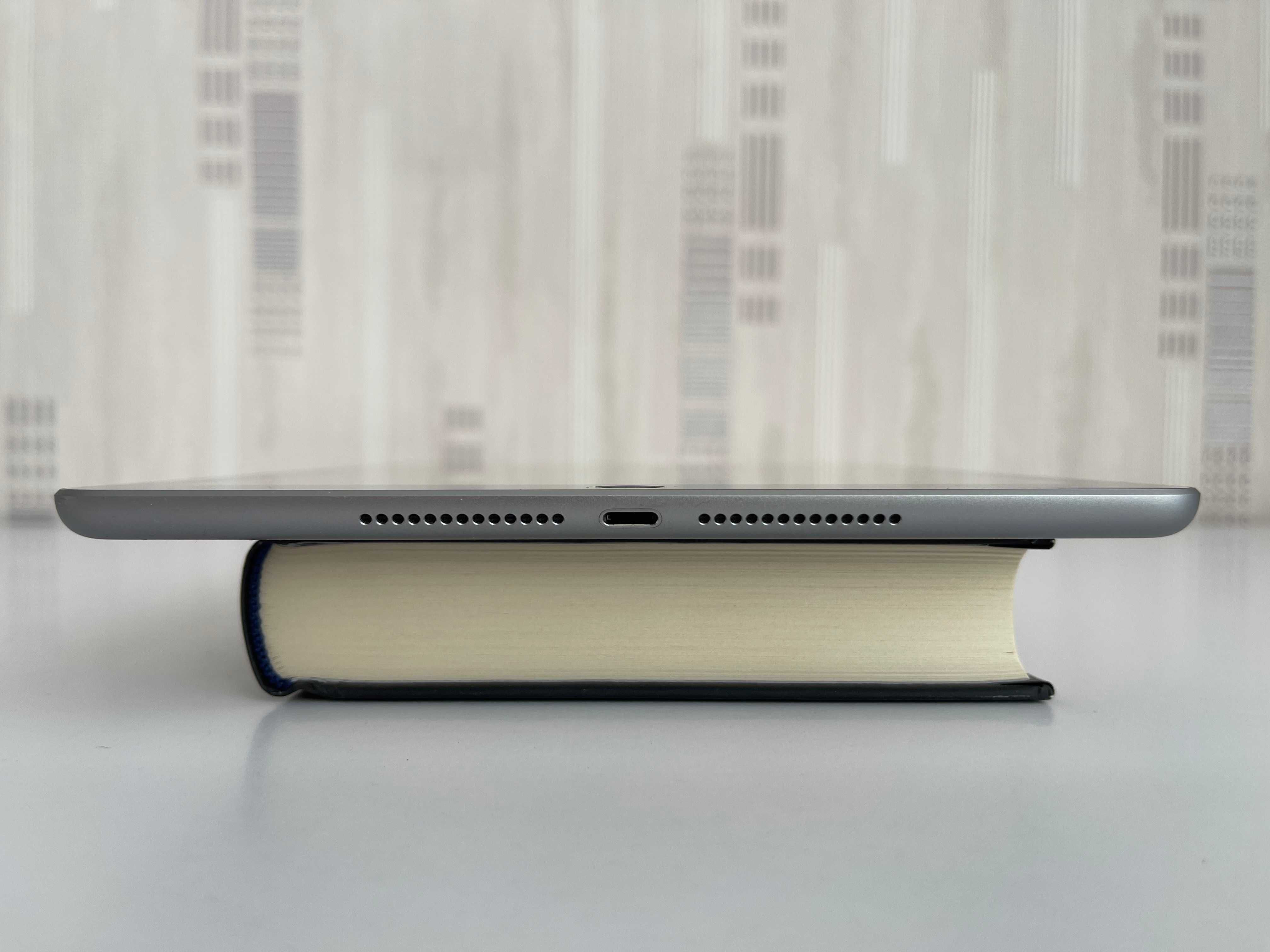 Продам iPad 6-го покоління (2018) 32 Гб Space Gray, модель A1893