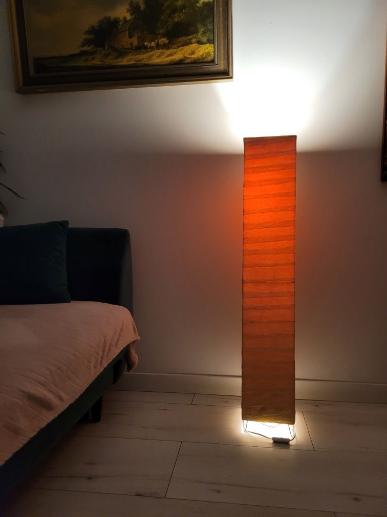 Lampa stojąca podłogowa