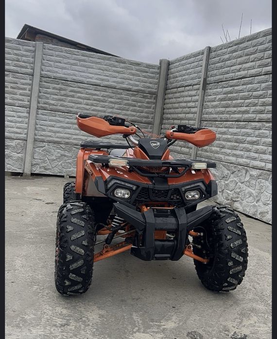 Квадроцикил в шорошому стань