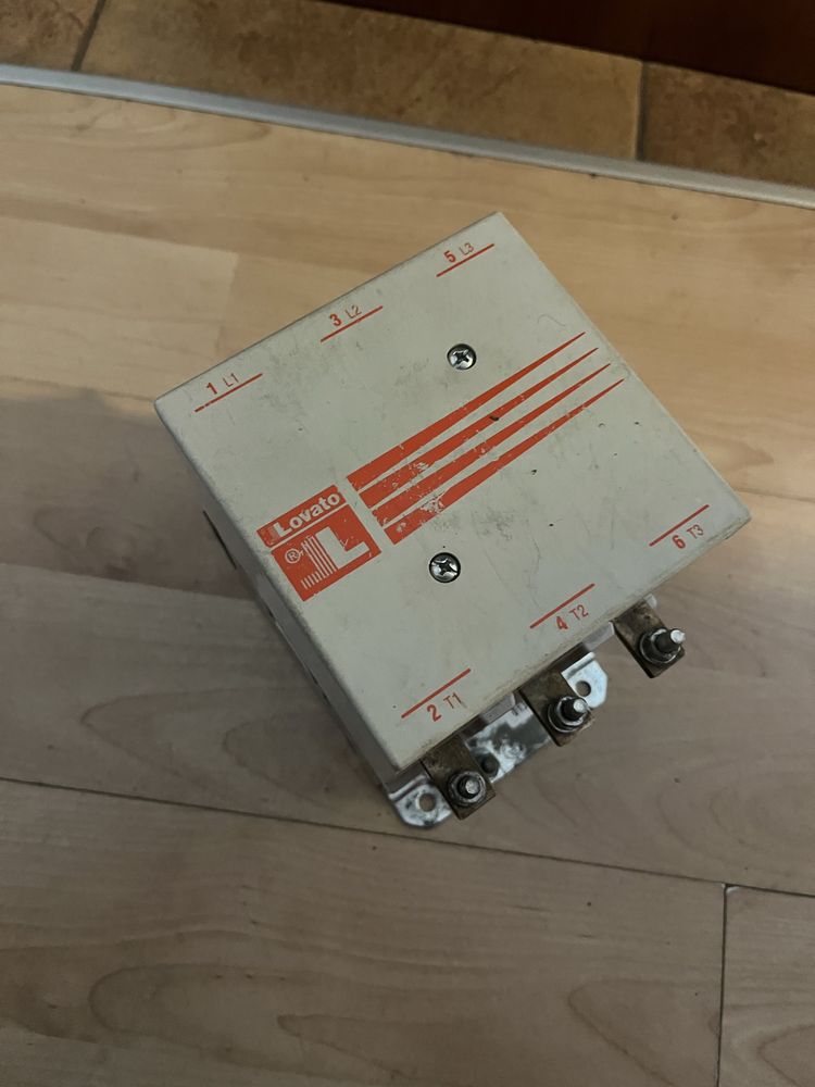 Контактор Lovato B115 с катушкой на 110–125 В AC/DC
