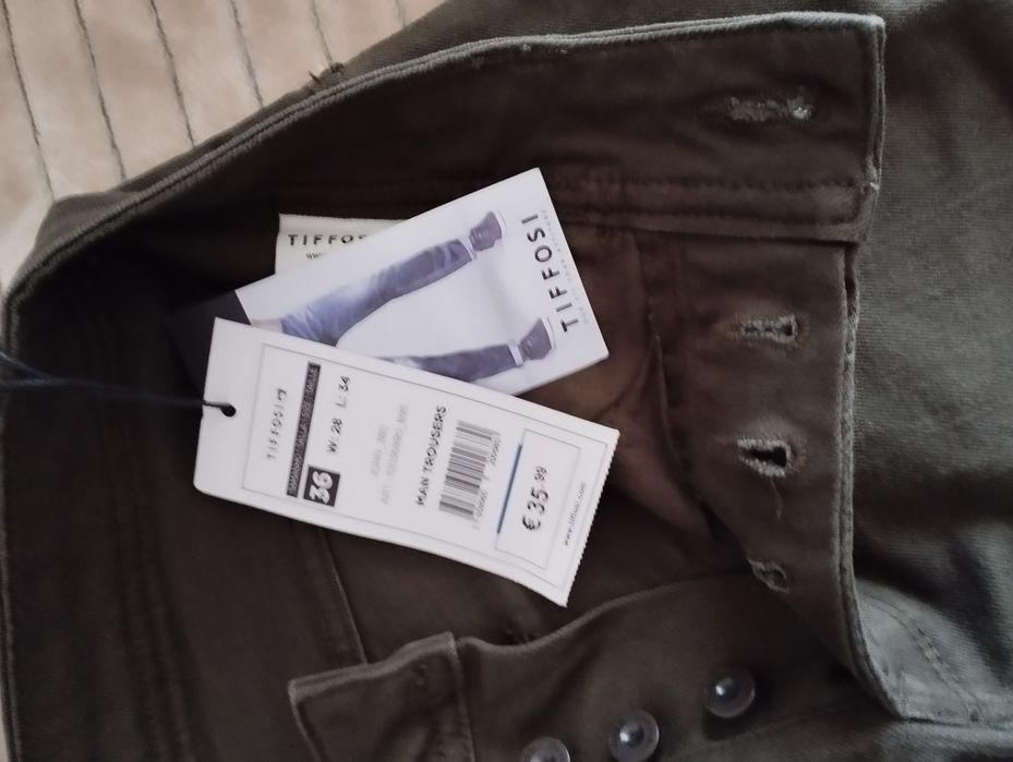 Várias peças de roupa