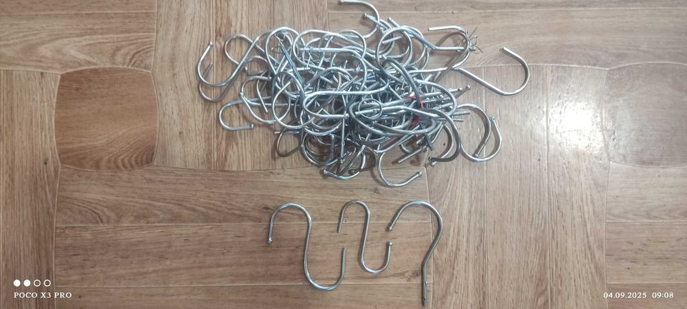 Продаються крючки металические