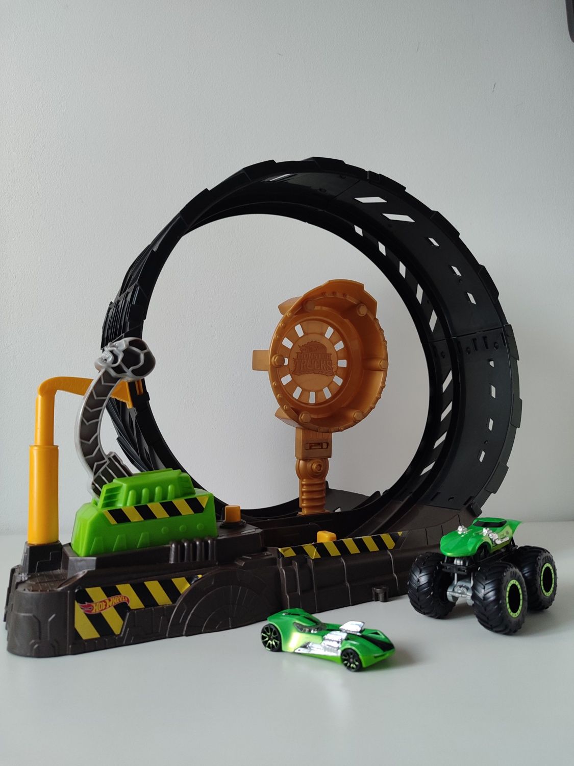 Hot Wheels Monster Truck Epic Loop.