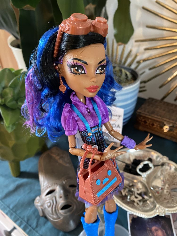 Robecca Steam Art Class Monster High lalka rebecca