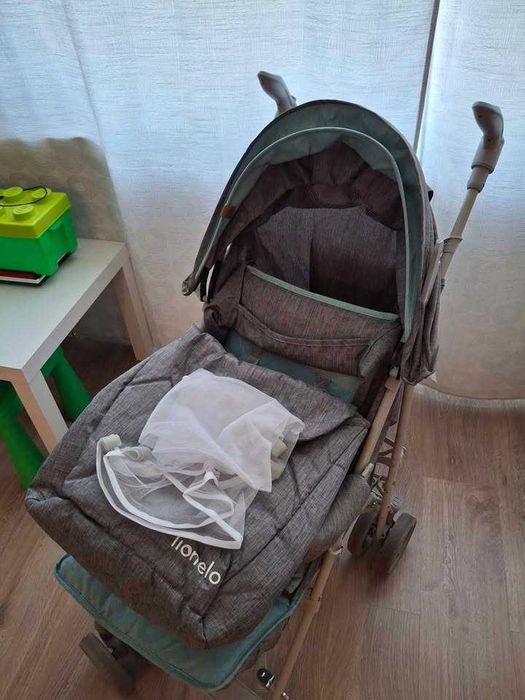 Sprzedam wózek z systemem składania typu parasolka
