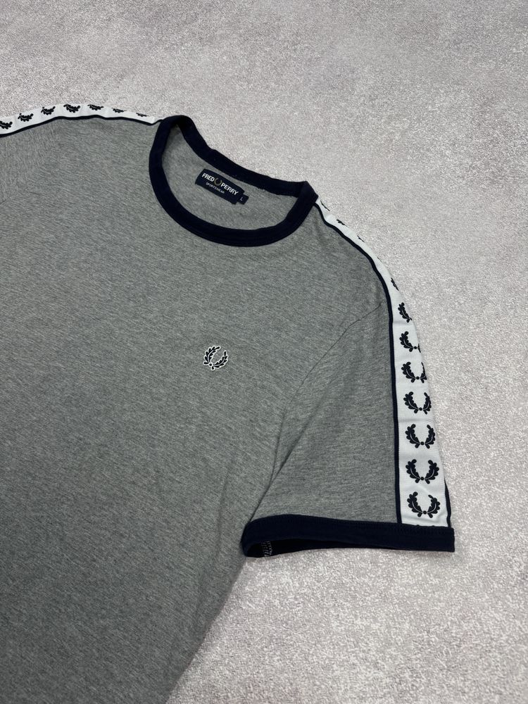 Футболка fred perry с лампасамм