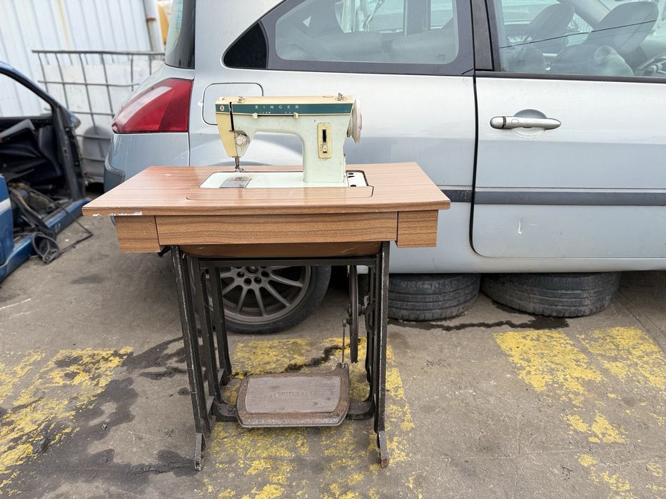 MAQUINA DE COSTURA ANTIGA SINGER