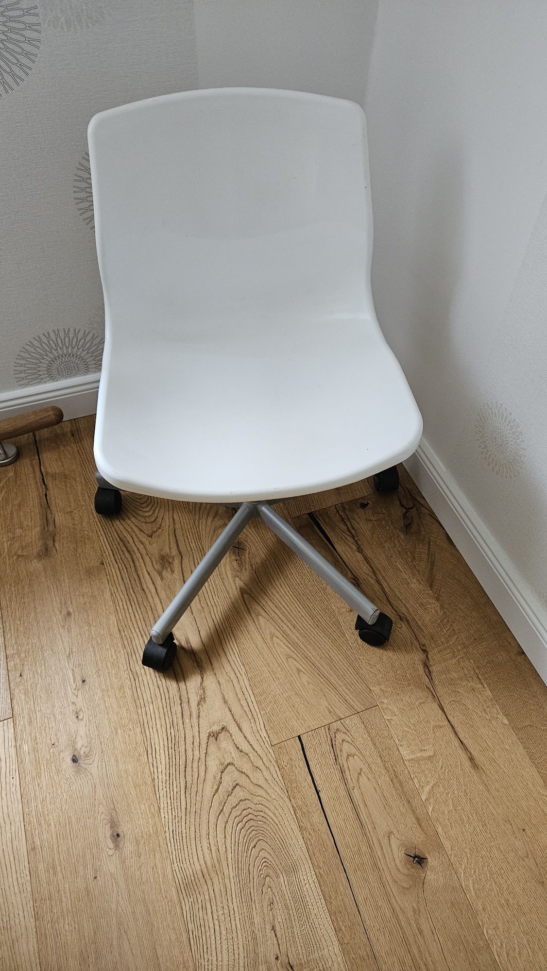 Krzeslo biurowe Ikea.