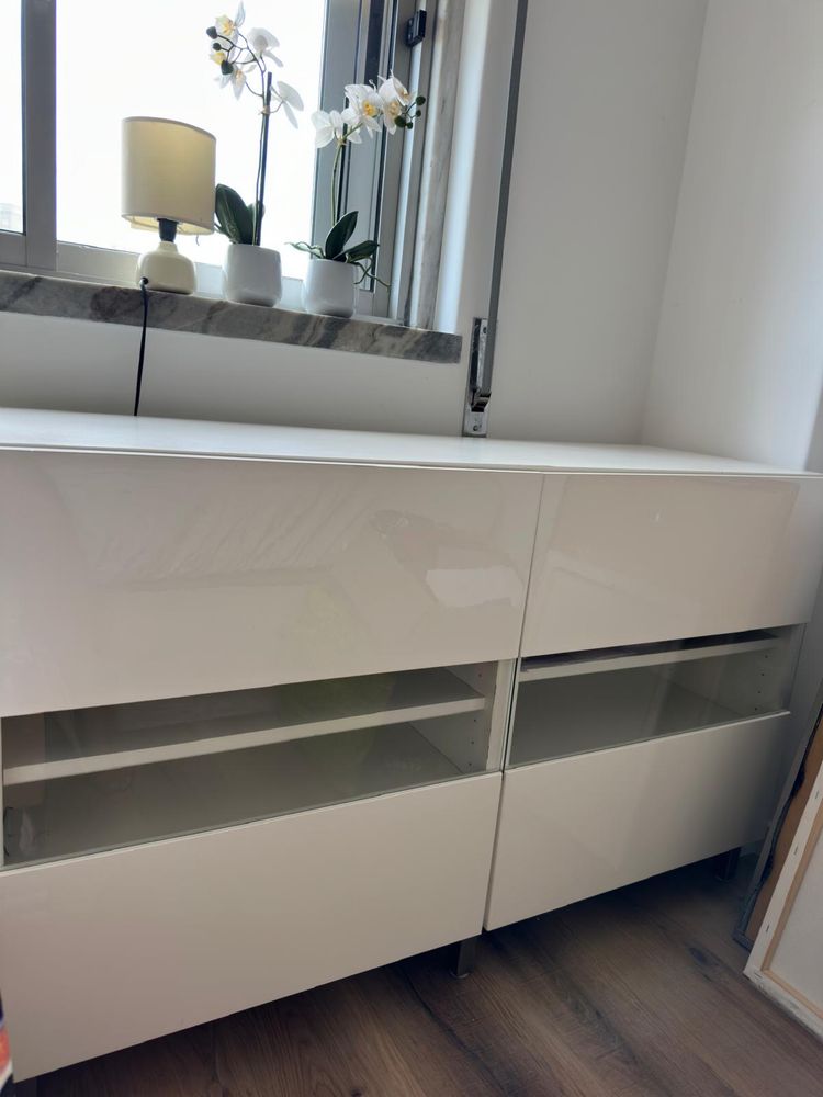 Aparador IKEA besta