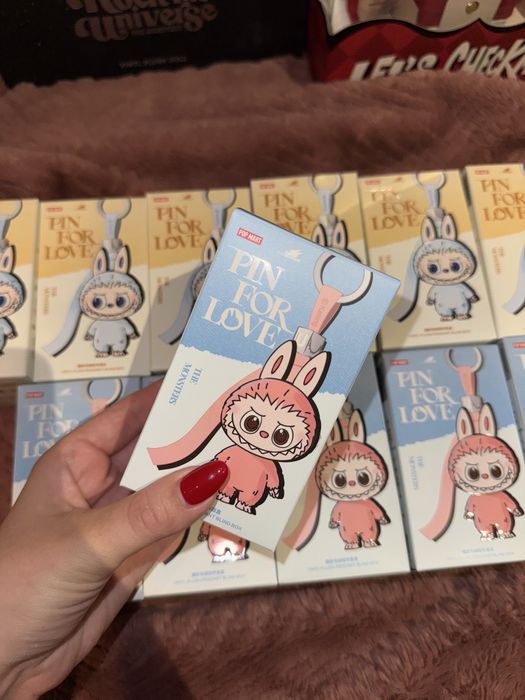 ОРИГІНАЛ ‼️ The Monsters Лабубу pin for love іграшка