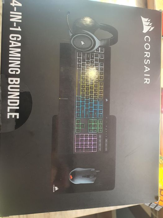 Zestaw Corsair 4 in 1  gaming  na start
