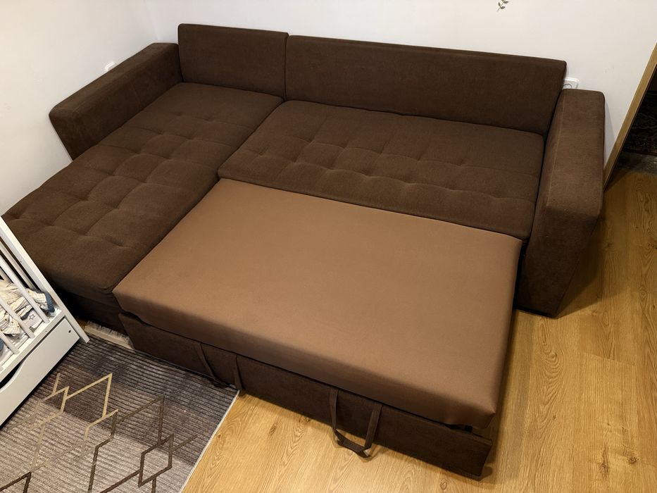 Sofa narożna z funkcją spania i pojemnikiem 160х200