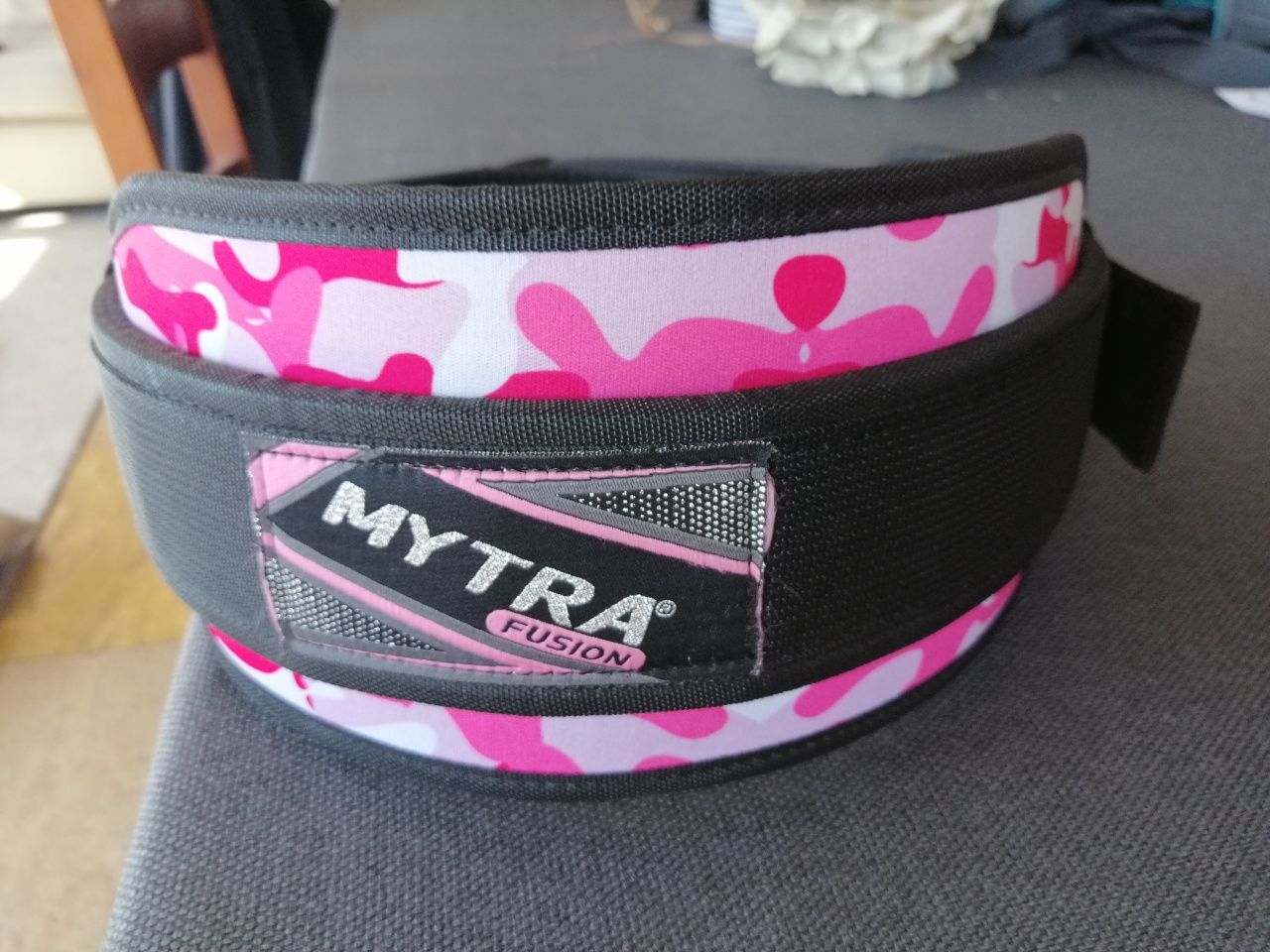 Pas Mytra fusion camo pink na siłownię, fitness, trójbój..