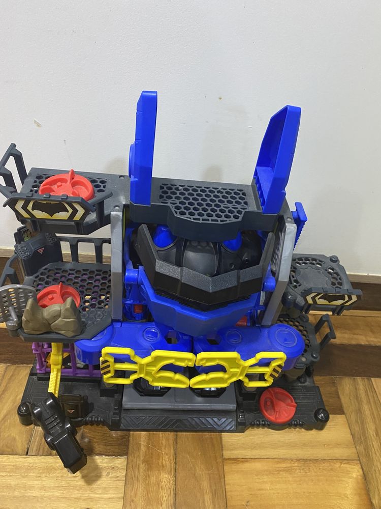 Sede do Batman - Robo Batecave