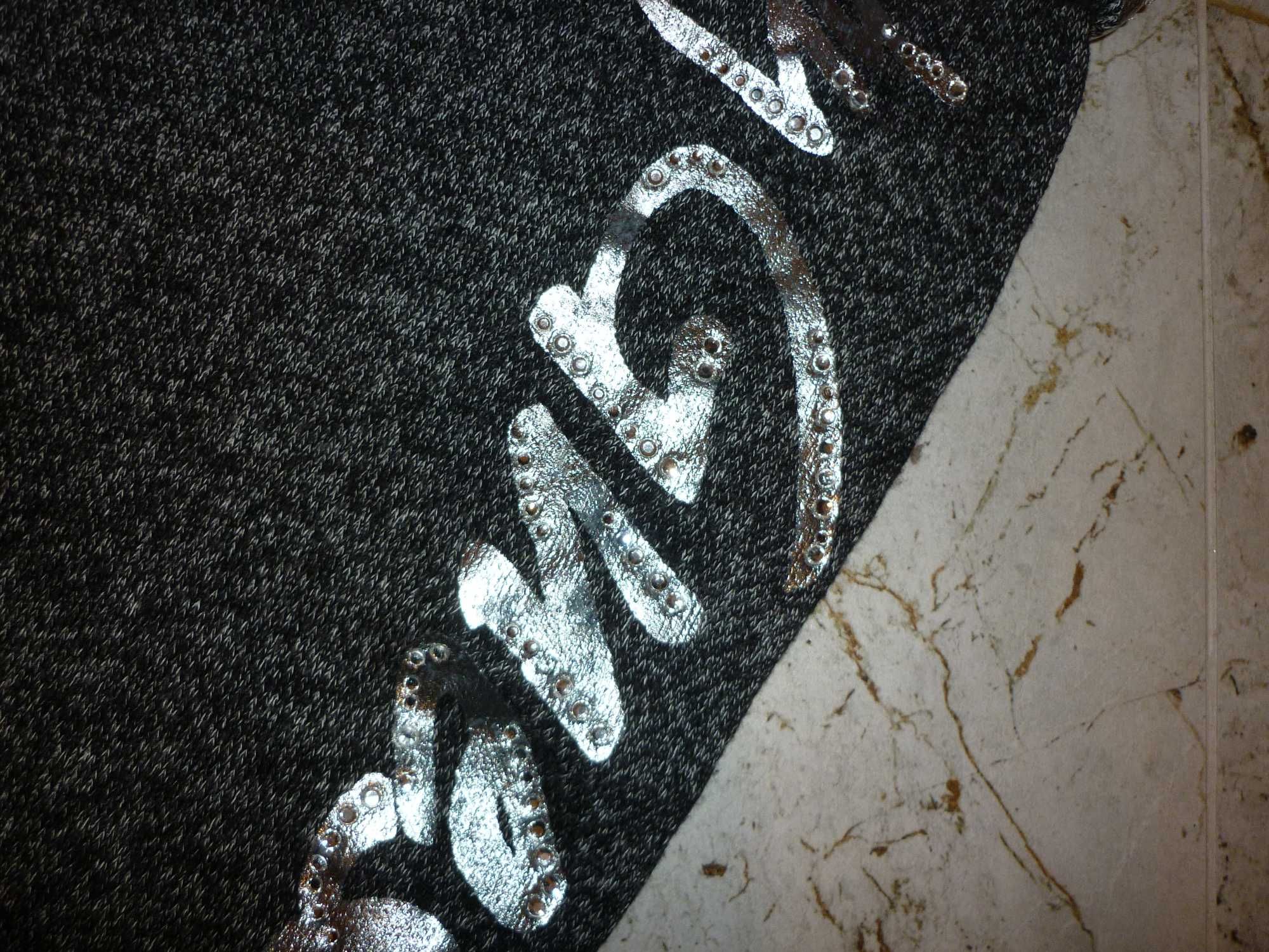 Guess spodnie dresowe ze srebrnym logo