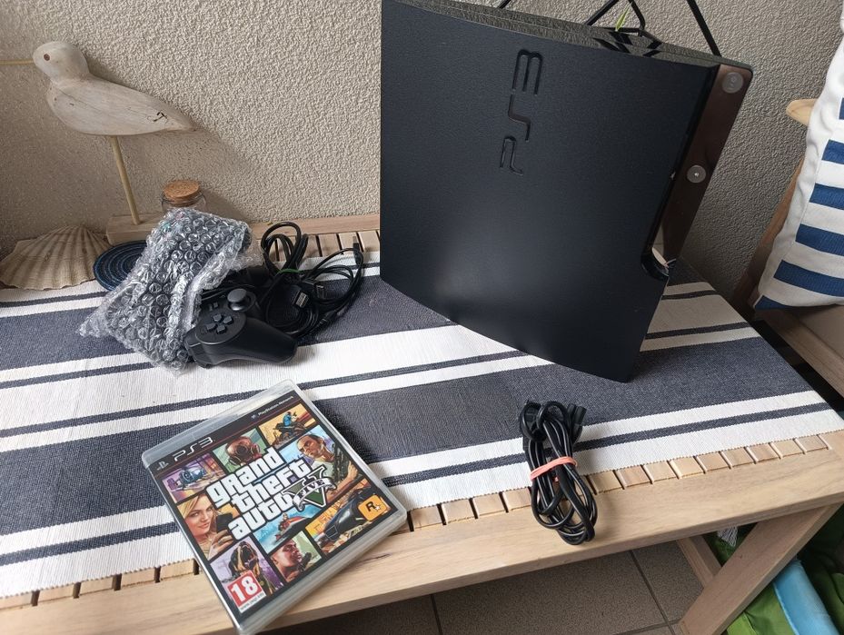 Konsola PlayStation 3 PS3 slim 320GB 2xpady HDMI+ GTA V / kierownica