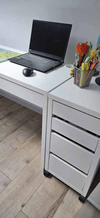 Biurko z kontenerkiem Ikea Micke