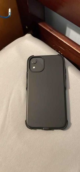 iPhone XR 64g preto otimo estado ,original e capa incluida