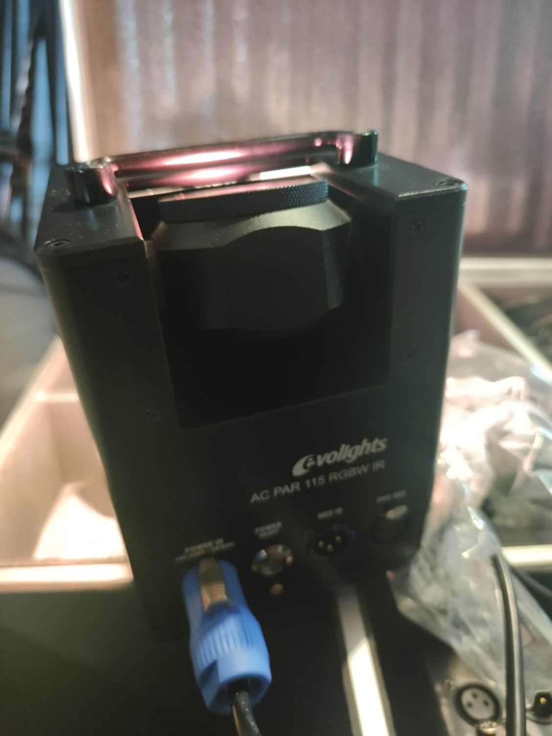 EVOLIGHTS AC PAR 115 RGBW IR 6 sztuk w case  par akumulatorowy
