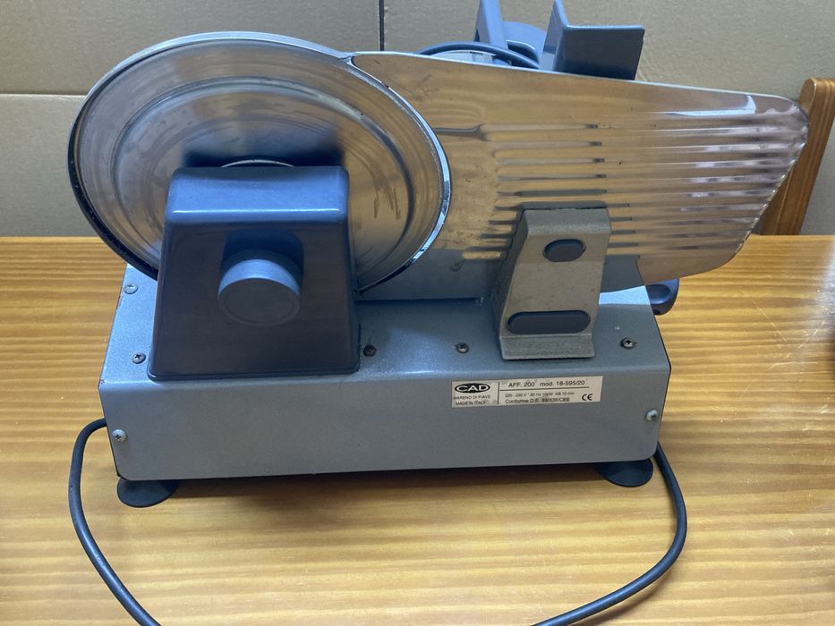 Fiambreira a funcionar